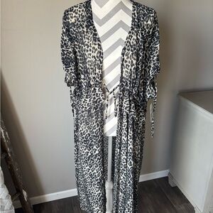 Time and Tru Black and Cream Swim Coverup with Tie Waist